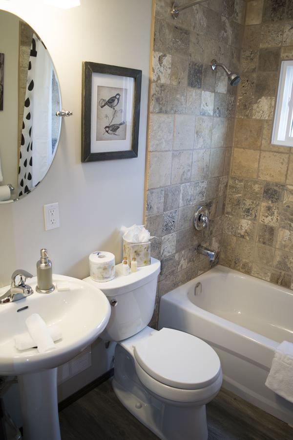 קאנמור Yamnuska Suites מראה חיצוני תמונה