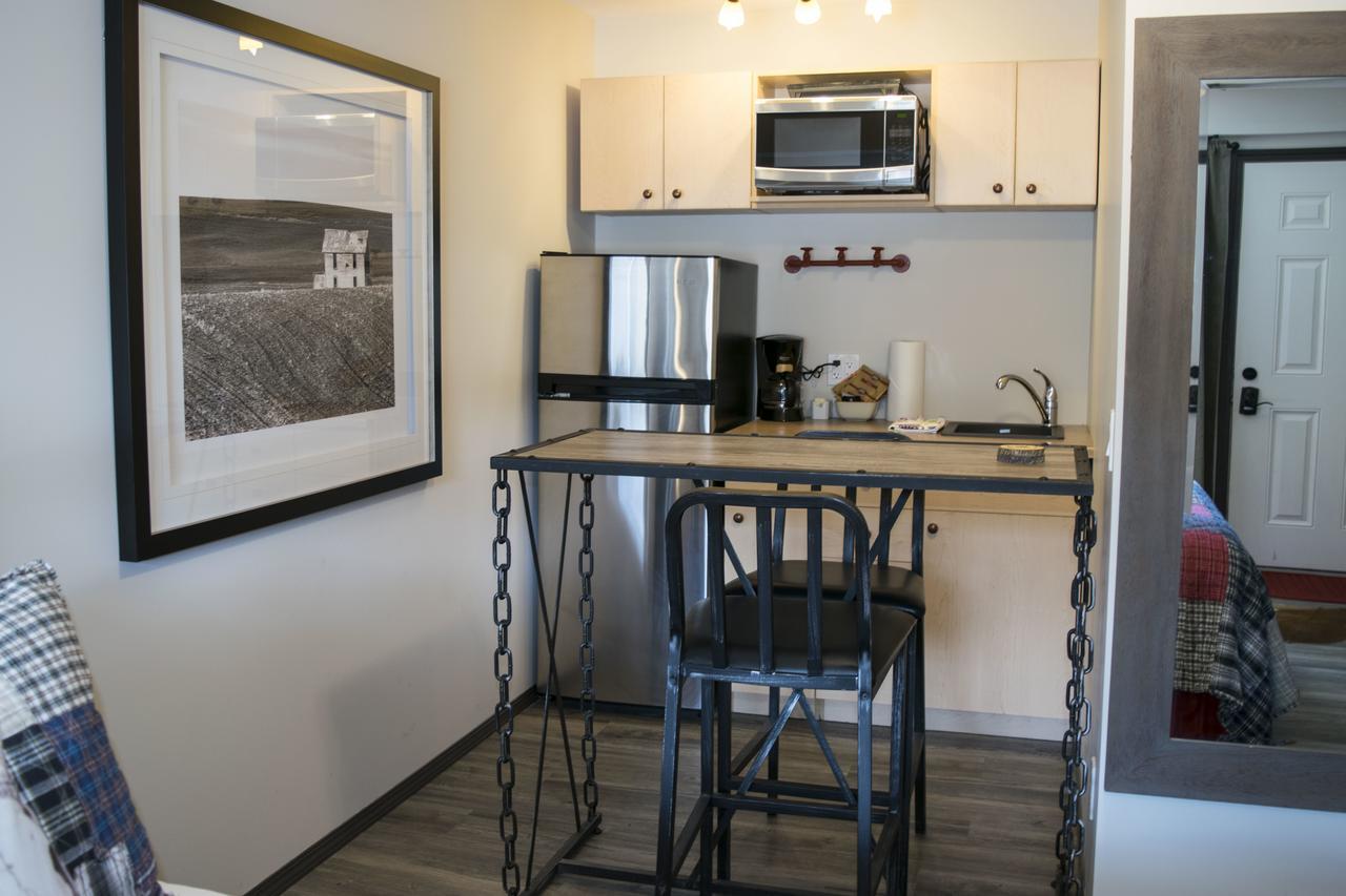 קאנמור Yamnuska Suites מראה חיצוני תמונה